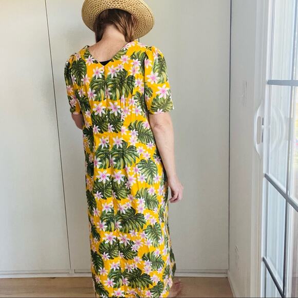 Vintage Hawaiian Mumu Dress Midi Yellow Pink Tropical Print Vacation Size Medium - Picture 9 of 11